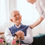 Empleo cuidadores de adultos mayores España